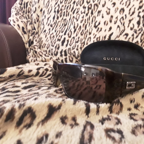 Gucci Italian Sunglasses - Picture 4 of 4